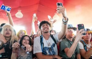 O Coachella parece ser divertido e emocionante para os influenciadores. Nos bastidores, a estratégia é feroz