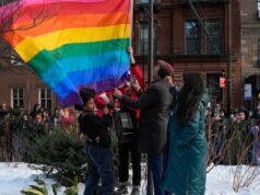 A administração Trump concorda em hastear a bandeira do arco-íris do Orgulho no monumento de Stonewall em Nova York
