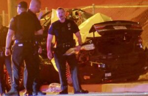 Duas pessoas morreram em uma perseguição policial em Pomona que resultou em uma visita domiciliar
