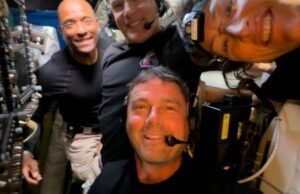 Astronautas do Artemis II fazem uma ligação de longa distância para a estação espacial após retornar da lua