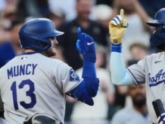 Max Muncy e Dalton Rushing home run de duas corridas na vitória dos Dodgers sobre Rockies