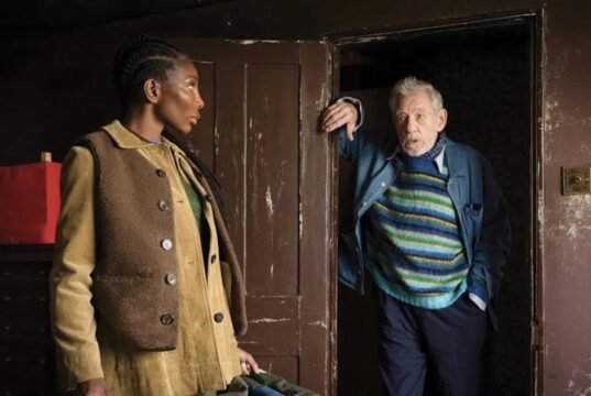 Crítica de ‘The Christophers’: Ian McKellen como uma estrela da arte independente é retratado