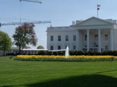 O Serviço Secreto está investigando relatos de tiros do outro lado da rua da Casa Branca