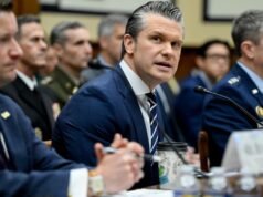 É a primeira vez que os democratas duvidam de Hegseth sobre a guerra no Irã desde o início da guerra