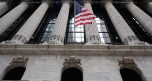 Wall Street fechou, mas os futuros caíram após um forte relatório de emprego