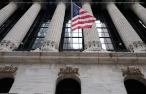 Wall Street fechou, mas os futuros caíram após um forte relatório de emprego