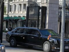 Trump chega ao Supremo Tribunal para assistir ao debate sobre cidadania