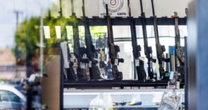 Cole Tomas Allen comprou armas em South Bay, em Los Angeles, um ponto importante para a venda de armas