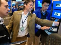 Bolsas dos EUA sobem antes do prazo final de Trump para o Irã abrir o Estreito de Ormuz