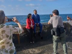 Dois parlamentares dos EUA em visita a Cuba acusam ilha de ‘bomba econômica’ devido ao bloqueio energético