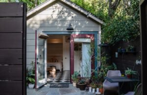 The Tiny ADU hospeda jovens adultos que lutam para pagar o aluguel em Los Angeles