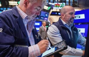 A queda das ações de IA e o aumento dos preços do petróleo estão pesando em Wall Street