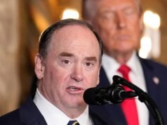 Pentágono diz que o secretário da Marinha, John Phelan, renunciará, com a saída do principal líder da defesa