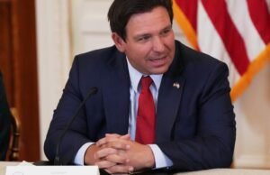 DeSantis assina lei da Flórida para rotular grupos como terroristas e deportar apoiadores de estudantes