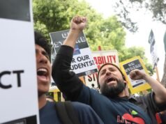 Um distrito escolar da Califórnia está realizando sua primeira greve de professores em 150 anos