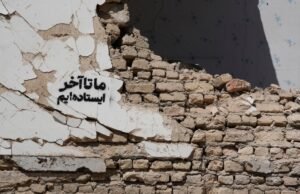 Ativistas iranianos exilados dizem que entes queridos estão em prisão domiciliar