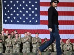 Soldados param dois helicópteros voando perto da casa de Kid Rock em Nashville