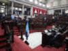 A sessão plenária terminou após divergências entre os grupos e a introdução de alterações de última hora, que atrasaram a aprovação do quadro jurídico exigido pela organização internacional para combater as atividades financeiras ilegais.