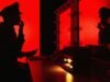 Matías Umpierrez discute a história do ódio global em uma poderosa performance teatral