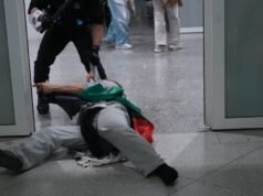 Israel ligou às autoridades espanholas para exigir uma explicação sobre o ataque de Ertzaintza aos membros da Flotilha no aeroporto de Bilbao.