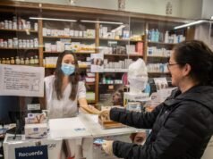 O Governo ajusta o pagamento com medicamentos: se tiver menos de 35 mil euros, não pagará mais de 60 em medicamentos.