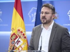 O deputado de Sumar diz que a sua confiança no PSOE é “baixa ao mínimo”, instando Sánchez a aparecer e parar de brincar
