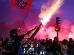 Caos violento em Paris durante a comemoração da vitória do PSG na final da Liga dos Campeões