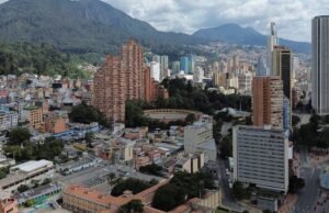 A dívida da Colômbia começa a suscitar preocupações no exterior: o país já paga taxas mais elevadas do que as economias emergentes.