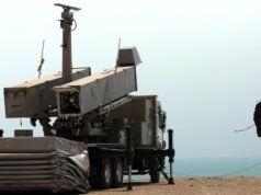 Irã ataca base dos EUA em resposta ao ataque dos EUA a Bandar Abbas