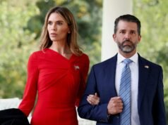 Donald Trump Jr. e Bettina Anderson já se casaram na Flórida antes da cerimônia oficial nas Bahamas