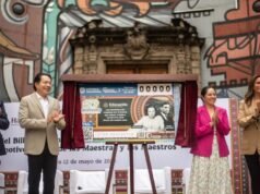 SEP e Loteria Nacional homenageiam professores com ingressos comemorativos em eventos oficiais