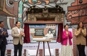 SEP e Loteria Nacional homenageiam professores com ingressos comemorativos em eventos oficiais