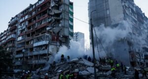Rússia lança novo ataque massivo com drones e mísseis balísticos contra Kiev: pelo menos um morto e 16 feridos