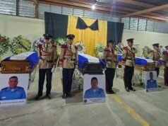 Honduras chora!: Dor e luto enquanto embaixadores são mortos no genocídio, despedida