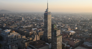 Torre Latinoamericana completa 70 anos: este é o show pirotécnico do Centro Histórico CDMX