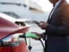 A instalação de um carregador elétrico para carros em um prédio residencial na Colômbia requer licença: estes são os requisitos