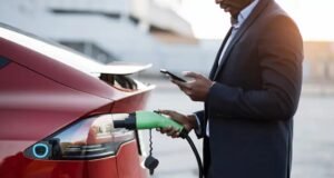 A instalação de um carregador elétrico para carros em um prédio residencial na Colômbia requer licença: estes são os requisitos