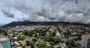 O Ministério do Meio Ambiente prevê tempestades e altas temperaturas em El Salvador