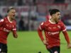Com dois grandes gols em cobranças de falta, o Independiente venceu o Unión e avançou às oitavas de final da Copa da Argentina.