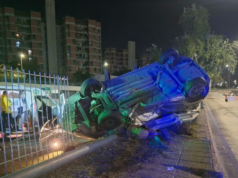Ele perdeu o controle, bateu no Ministério de Ciência e Tecnologia de Córdoba e o carro capotou.