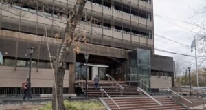 Uma mulher foi acusada de vender drogas durante sua prisão em Mendoza