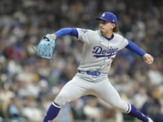 Os Dodgers não conseguem apagar o déficit inicial, caindo para os Brewers na abertura da série