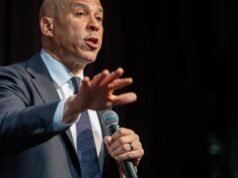 Cory Booker deveria ter vergonha de si mesmo