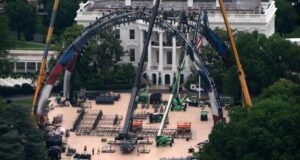 Luta do UFC acontece no gramado da Casa Branca em comemoração aos 250 anos da América
