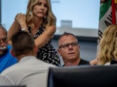 Fotos de jogadores de pólo aquático em sungas geraram polêmica. Mamãe quer que os funcionários da escola SoCal se demitam