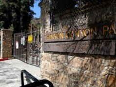 Resgatar caminhantes do Runyon Canyon; um homem em uma situação difícil