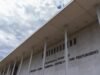 Juiz diz que conselho do Kennedy Center violou a lei ao colocar o nome de Trump em prédio e bloqueia fechamento