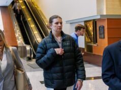 Uma mulher no centro de um caso de fraude generalizada em Minnesota foi condenada a quase 42 anos de prisão