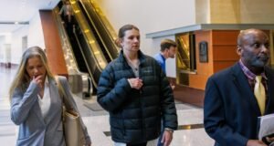 Uma mulher no centro de um caso de fraude generalizada em Minnesota foi condenada a quase 42 anos de prisão