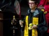 Billie Jean King se formou na faculdade 65 anos depois de se matricular